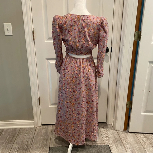 Astr The Label Cut Out back puff sleeve Midi Dress floral 16798 - Picture 10 of 16